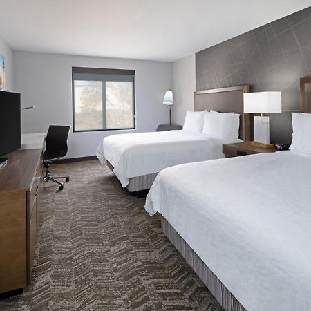 Best Western Valencia/Six Flags Inn & Suites Santa Clarita Exterior photo