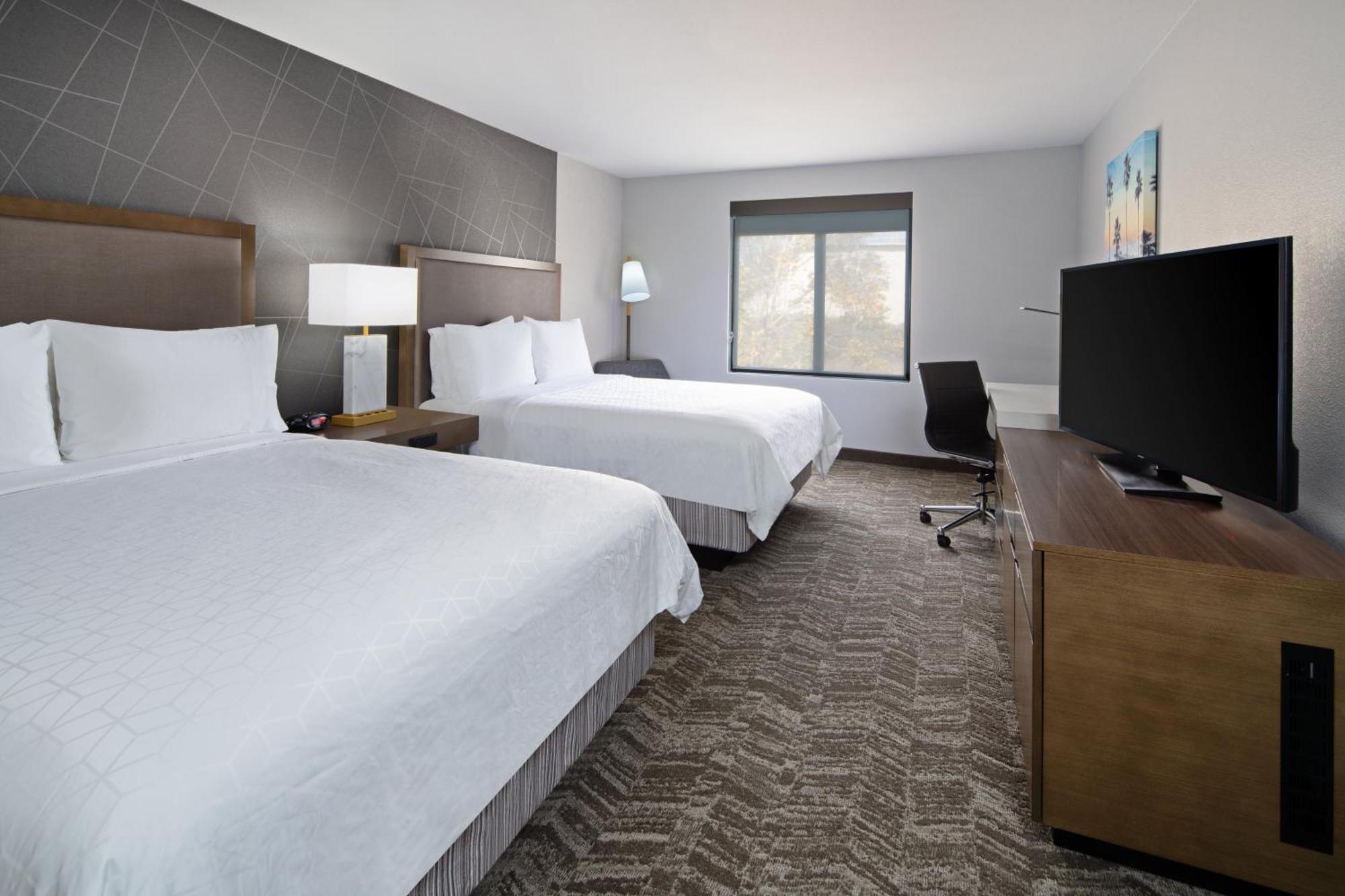 Best Western Valencia/Six Flags Inn & Suites Santa Clarita Exterior photo